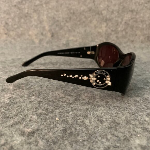 Vogue VO 2561S-B Women’s Black W44/87 Sunglasses 62-14-120 with the case - Picture 12 of 16